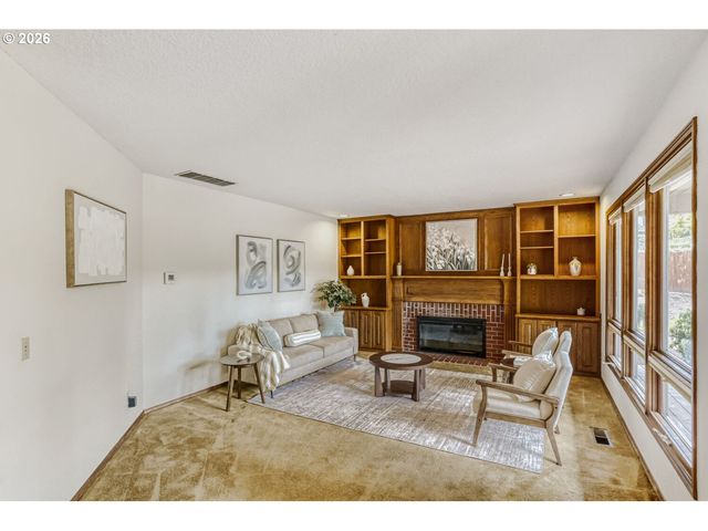 12160 Sw WILDWOOD St, Tigard, OR 97224