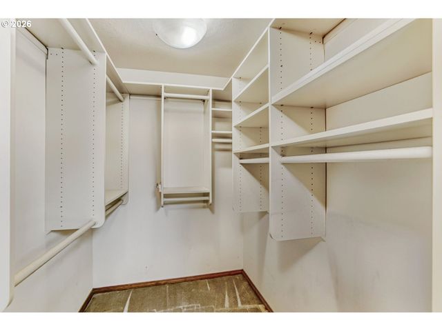 12160 Sw WILDWOOD St, Tigard, OR 97224