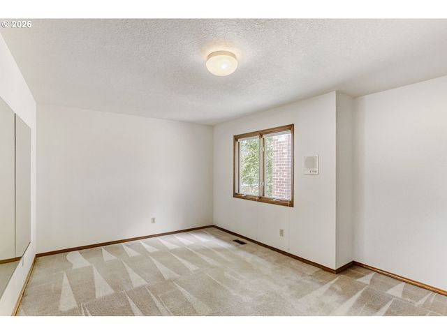 12160 Sw WILDWOOD St, Tigard, OR 97224