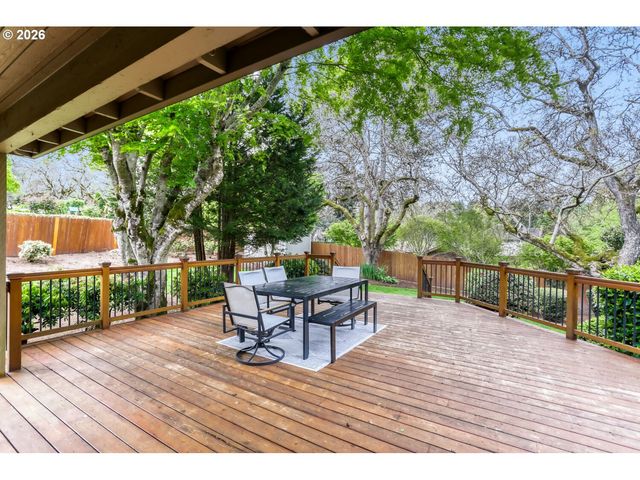 12160 Sw WILDWOOD St, Tigard, OR 97224