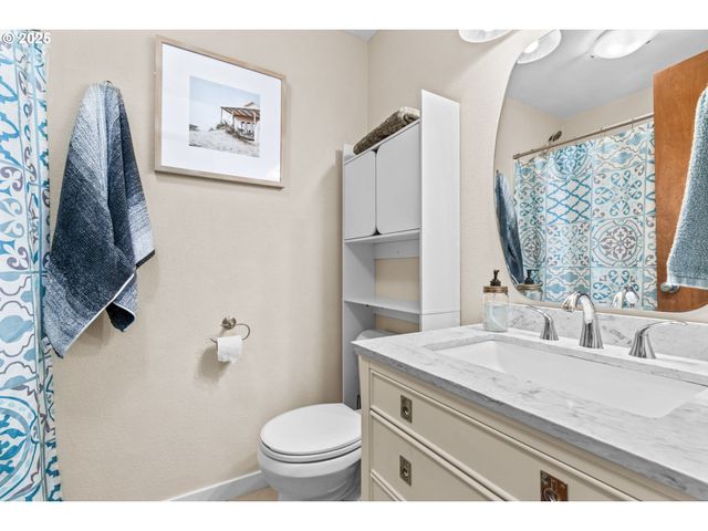 1490 CAROBELLE Ct, Cottage Grove, OR 97424