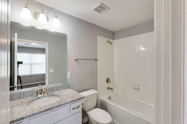 204 Bell Forge Ct, White Bluff, TN 37187