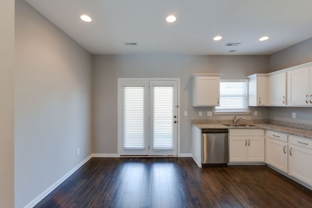 204 Bell Forge Ct, White Bluff, TN 37187