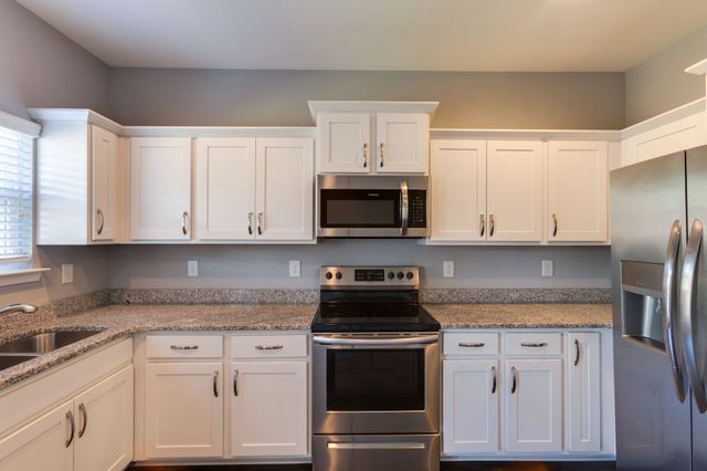 204 Bell Forge Ct, White Bluff, TN 37187