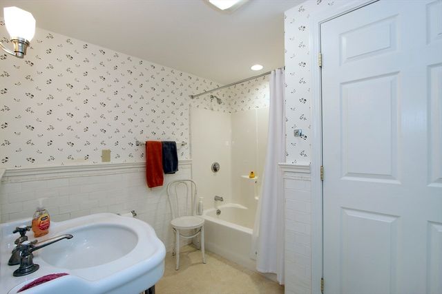18 West Road 303, Orleans, MA 02653