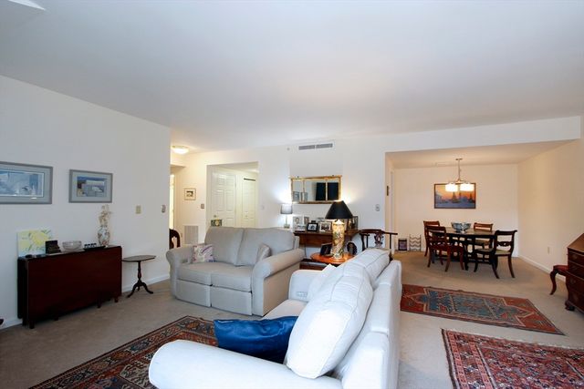 18 West Road 303, Orleans, MA 02653
