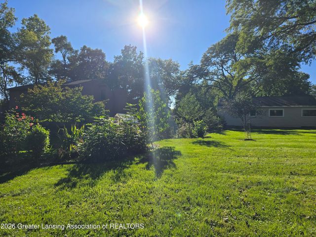 6016 Harkson Drive, East Lansing, MI 48823
