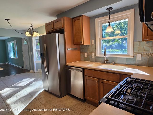 6016 Harkson Drive, East Lansing, MI 48823