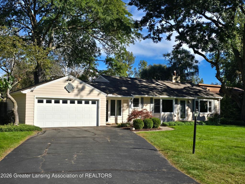 6016 Harkson Drive, East Lansing, MI 48823
