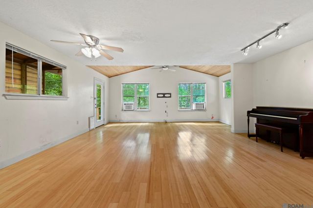 12364 Moss Sq, St Francisville, LA 70775