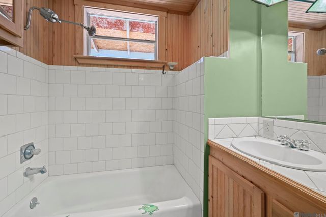 12364 Moss Sq, St Francisville, LA 70775