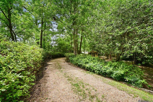 12364 Moss Sq, St Francisville, LA 70775