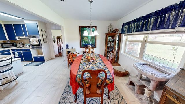 2156 Honeysuckle Road, Dothan, AL 36301