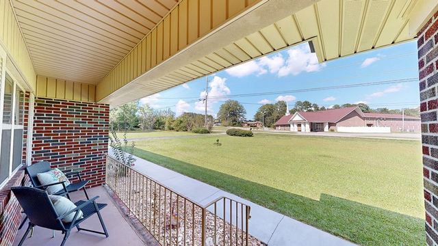 2156 Honeysuckle Road, Dothan, AL 36301