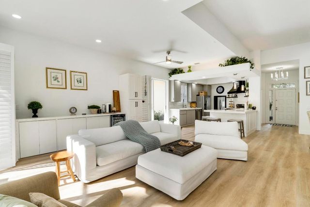 387 Kelsey Park Drive, Palm Beach Gardens, FL 33410