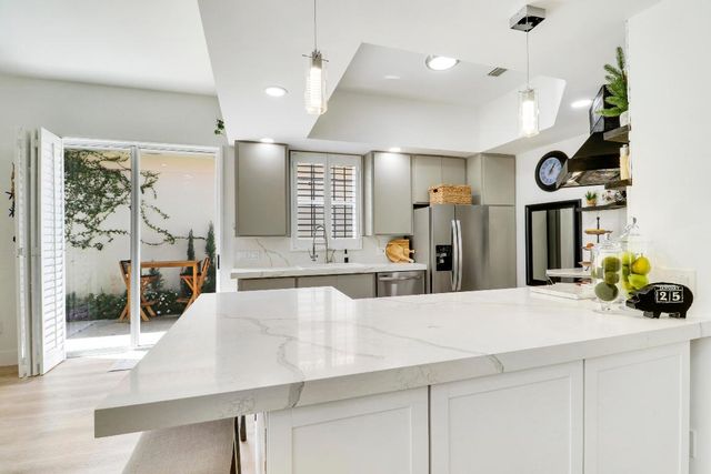 387 Kelsey Park Drive, Palm Beach Gardens, FL 33410