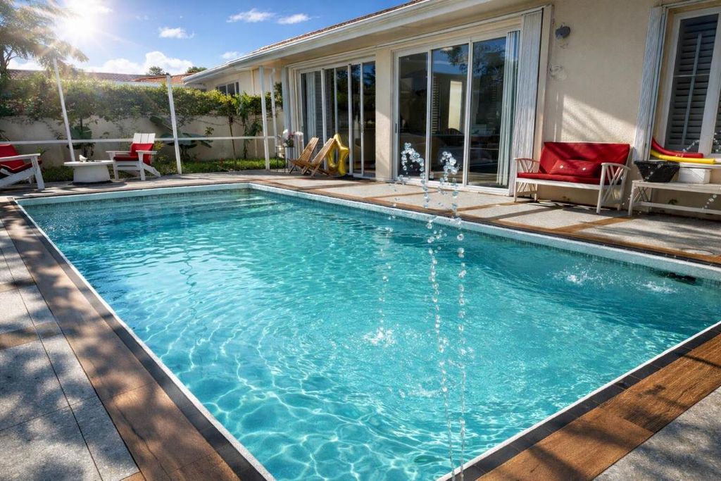 387 Kelsey Park Drive, Palm Beach Gardens, FL 33410