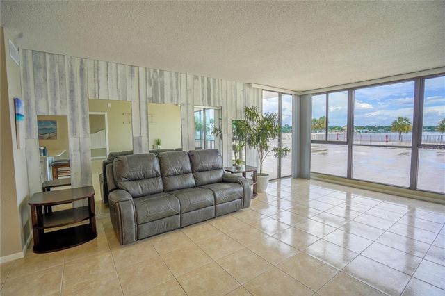 7100 SUNSHINE SKYWAY LANE S 201, St Petersburg, FL 33711