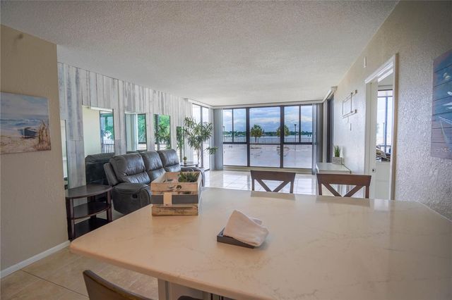 7100 SUNSHINE SKYWAY LANE S 201, St Petersburg, FL 33711