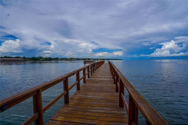 7100 SUNSHINE SKYWAY LANE S 201, St Petersburg, FL 33711