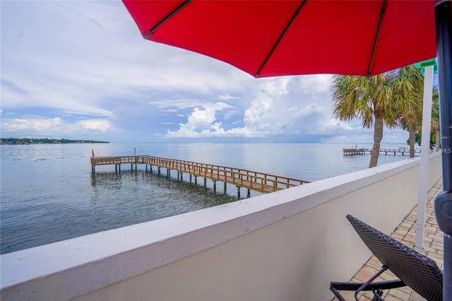 7100 SUNSHINE SKYWAY LANE S 201, St Petersburg, FL 33711