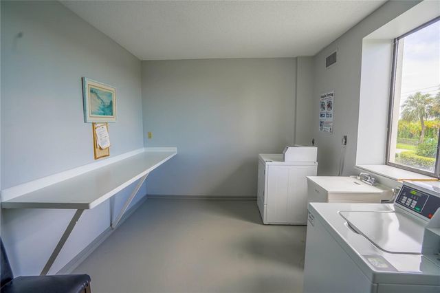 7100 SUNSHINE SKYWAY LANE S 201, St Petersburg, FL 33711