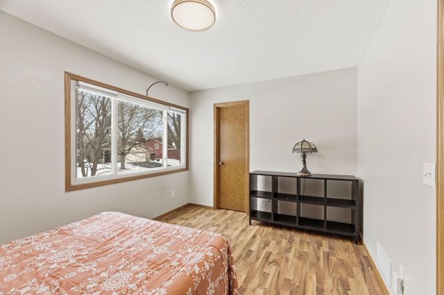 9345 Washburn Avenue N, Brooklyn Park, MN 55444