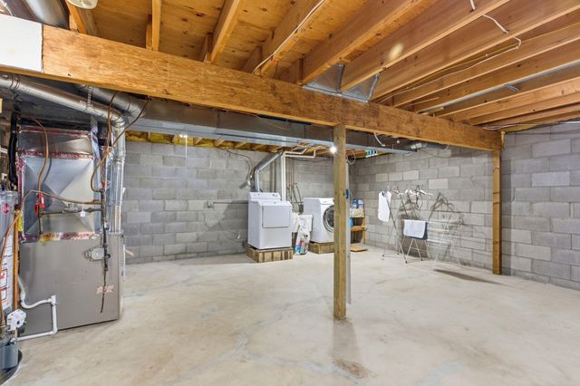 9345 Washburn Avenue N, Brooklyn Park, MN 55444