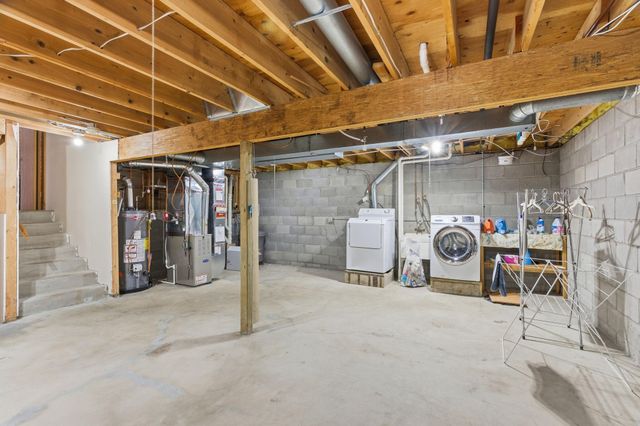 9345 Washburn Avenue N, Brooklyn Park, MN 55444