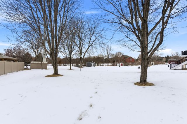 9345 Washburn Avenue N, Brooklyn Park, MN 55444