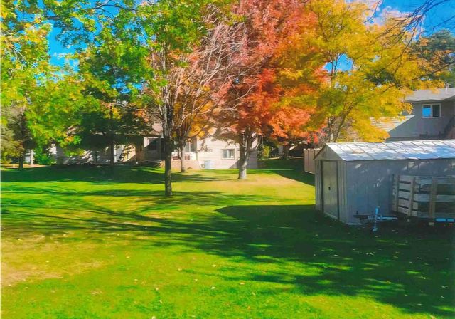 9345 Washburn Avenue N, Brooklyn Park, MN 55444