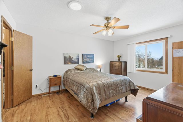 9345 Washburn Avenue N, Brooklyn Park, MN 55444