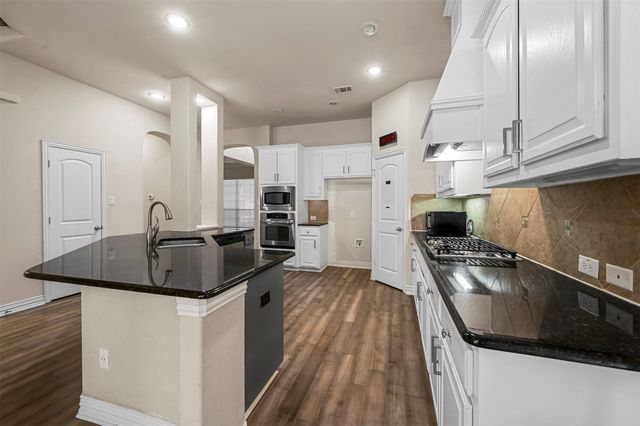 8732 Laurel Canyon Road, Irving, TX 75063