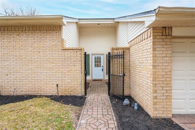 2506 Bisontine Street, Friendswood, TX 77546