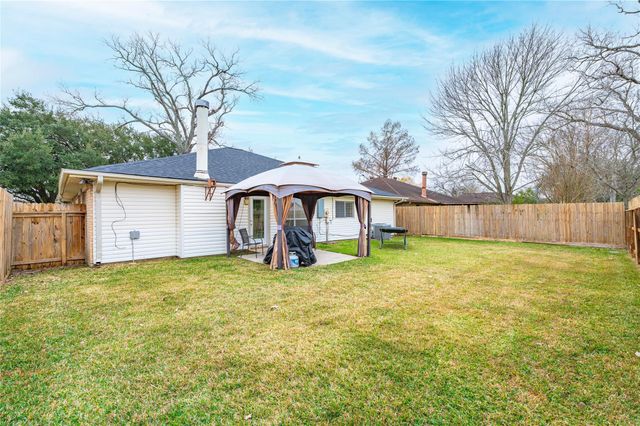2506 Bisontine Street, Friendswood, TX 77546