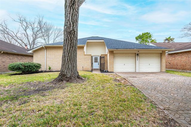 2506 Bisontine Street, Friendswood, TX 77546