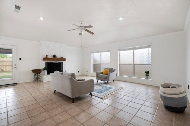 2506 Bisontine Street, Friendswood, TX 77546