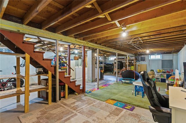 17 Linwood Drive, Coventry, RI 02816