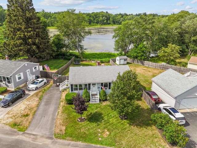 17 Linwood Drive, Coventry, RI 02816