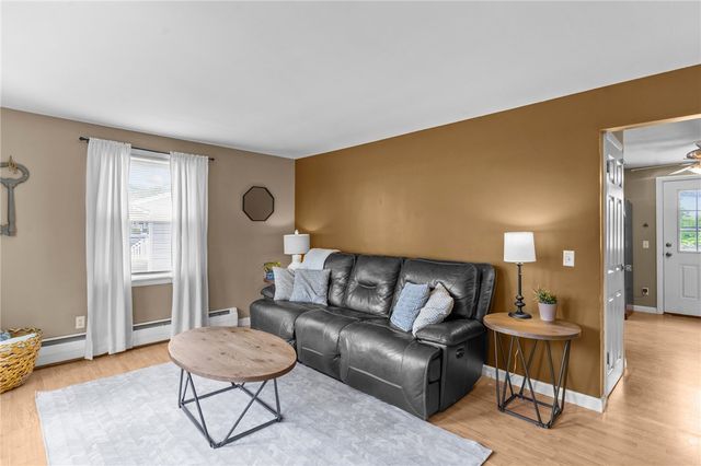 17 Linwood Drive, Coventry, RI 02816