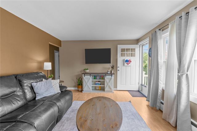17 Linwood Drive, Coventry, RI 02816