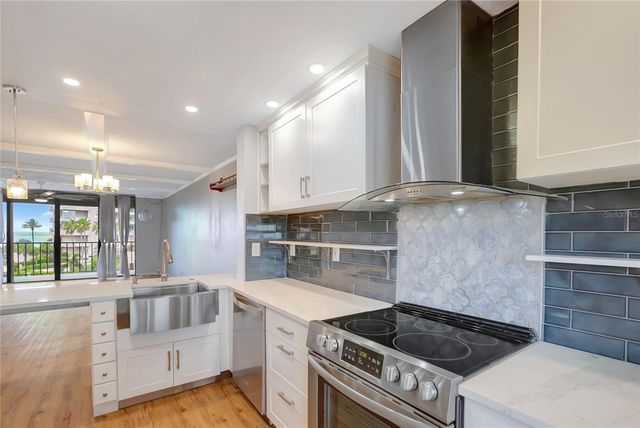 1581 GULF BOULEVARD 302N, Clearwater Beach, FL 33767
