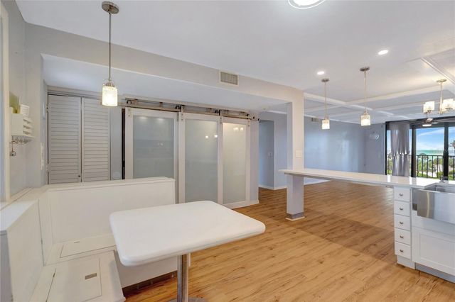 1581 GULF BOULEVARD 302N, Clearwater Beach, FL 33767