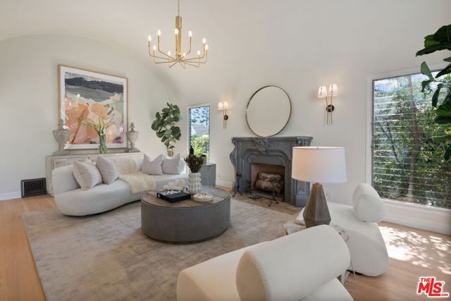 802 S Cochran Avenue, Los Angeles, CA 90036