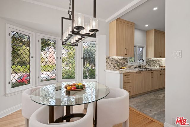 802 S Cochran Avenue, Los Angeles, CA 90036