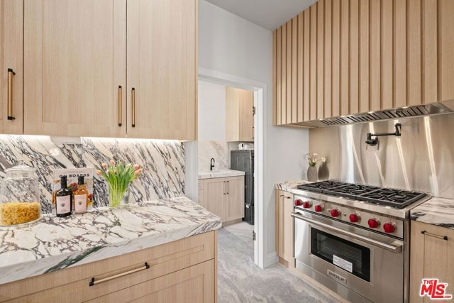 802 S Cochran Avenue, Los Angeles, CA 90036