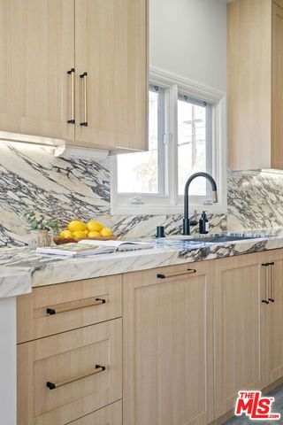 802 S Cochran Avenue, Los Angeles, CA 90036