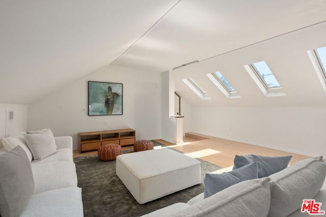 802 S Cochran Avenue, Los Angeles, CA 90036