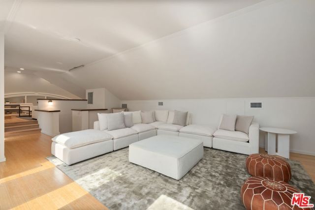 802 S Cochran Avenue, Los Angeles, CA 90036