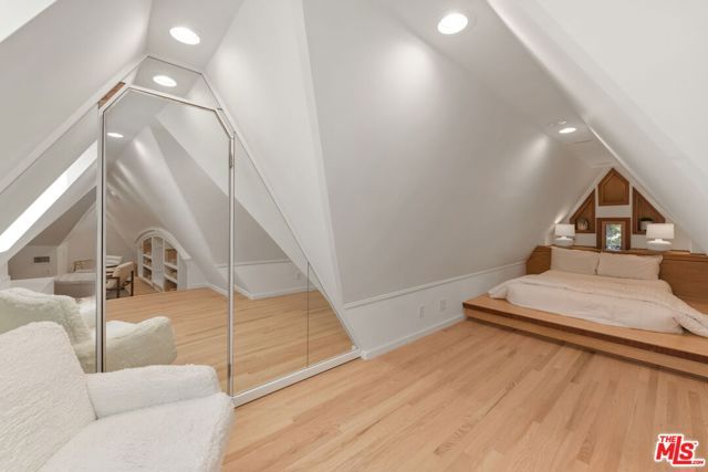 802 S Cochran Avenue, Los Angeles, CA 90036